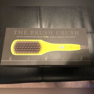 The Brush Crush Heated Straightening Brush
